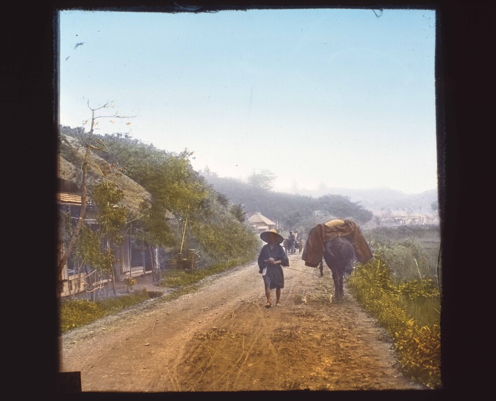 作品画像:街道を行く馬子と馬