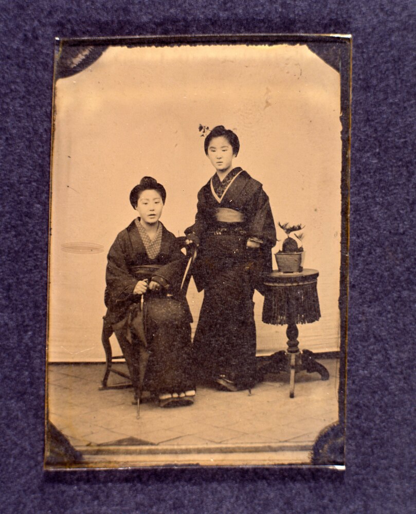 作品画像:女性2人像
