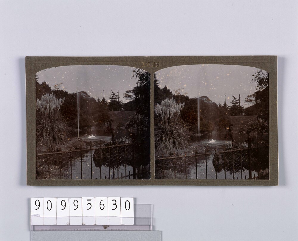 作品画像:池の噴水(No.48)