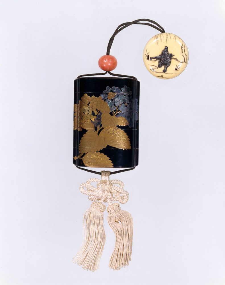 作品画像：紫陽花蒔絵螺鈿印籠 付　見立小野道風根付