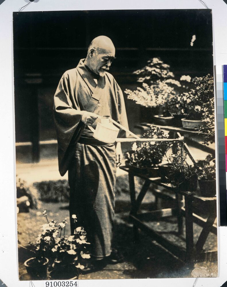 作品画像:高橋是清写真(庭先にて)