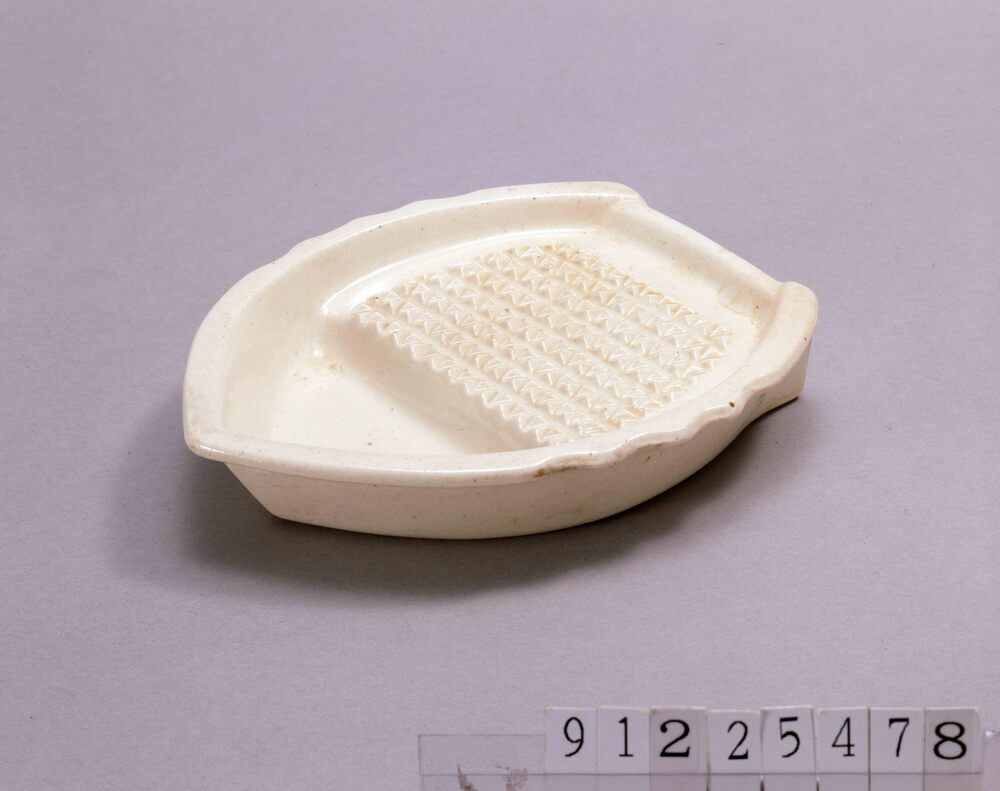 作品画像:陶製おろし器