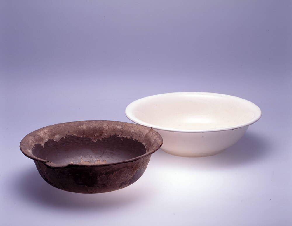 作品画像:紙製洗面器