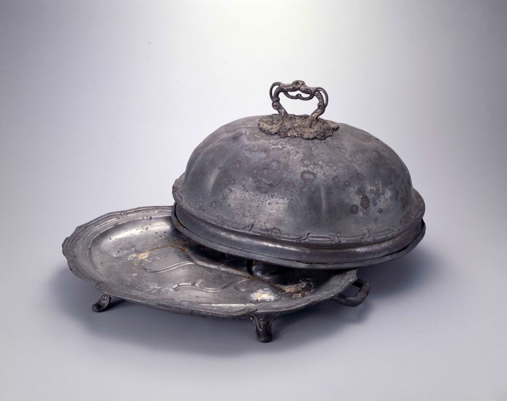 作品画像:錫製保温器