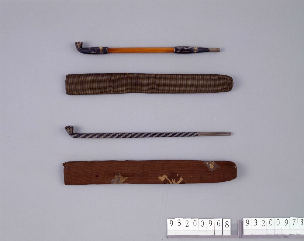 作品画像:小格子織煙管筒並びに煙管