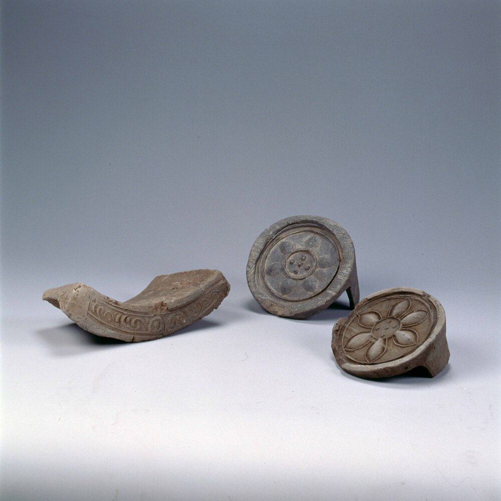作品画像:軒丸瓦(武蔵国分寺出土)
