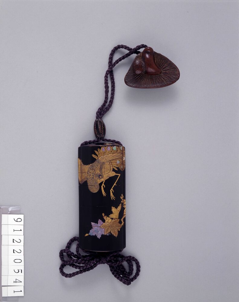 作品画像:桐鳳凰蒔絵印籠