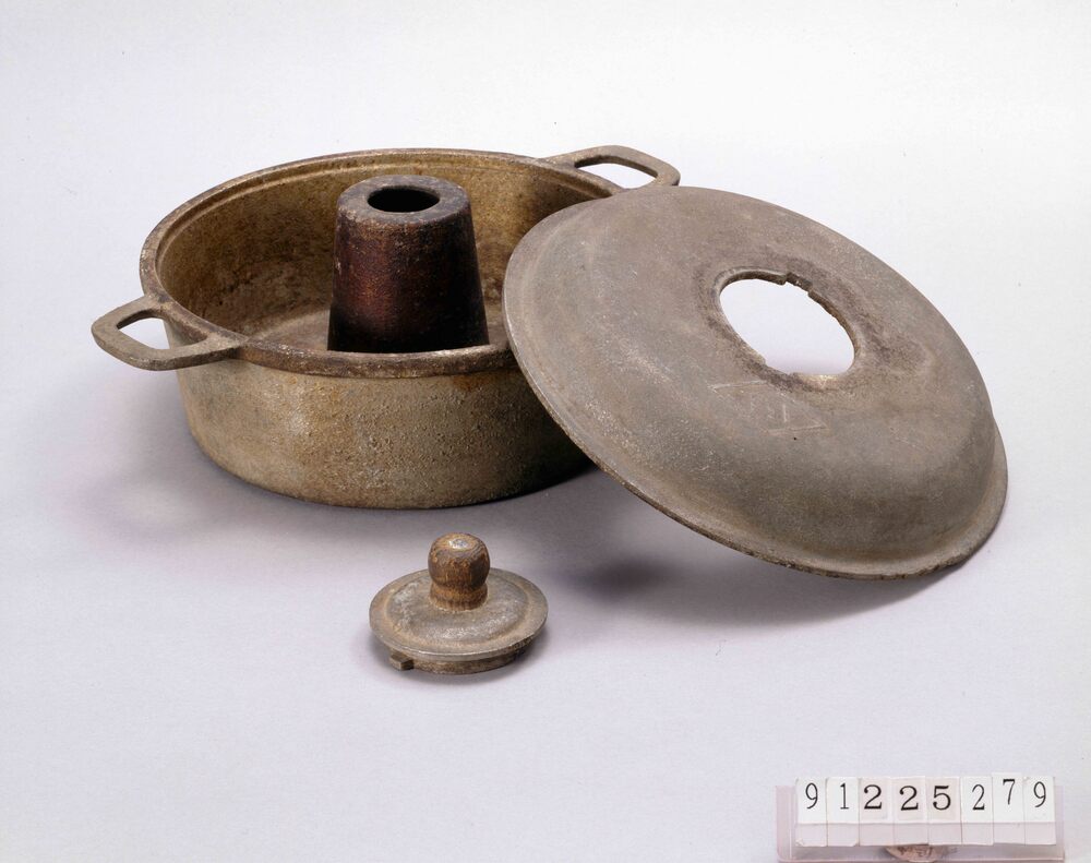 作品画像：ジュラルミン製パン焼器