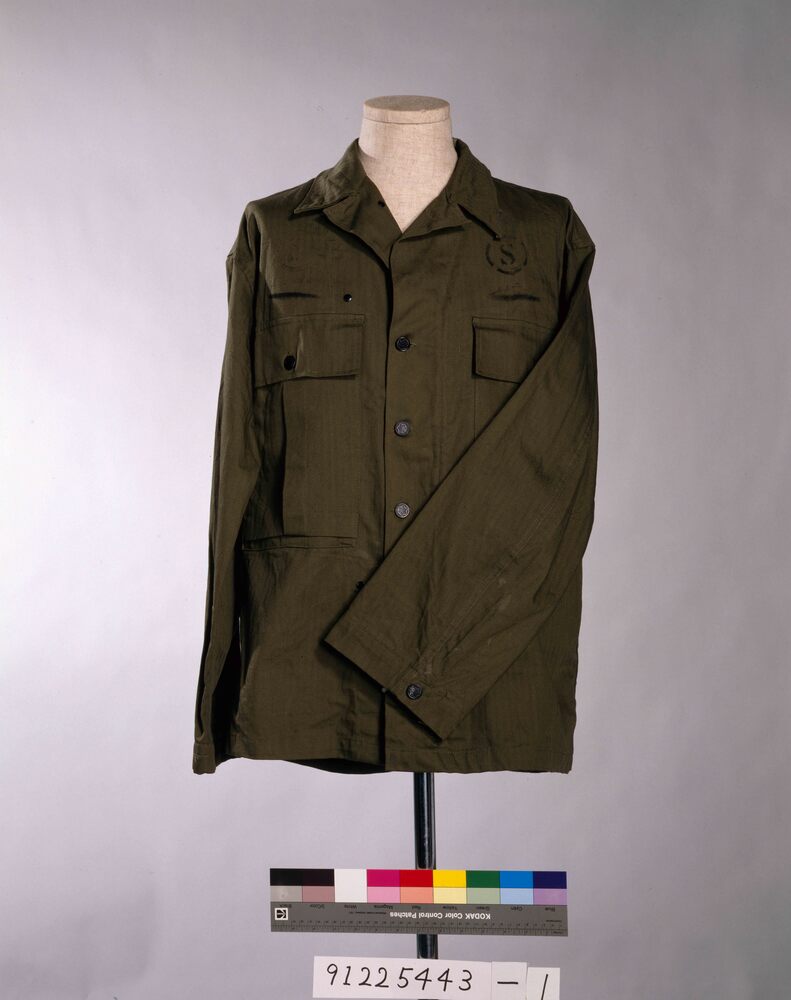 作品画像:米軍捕虜用服