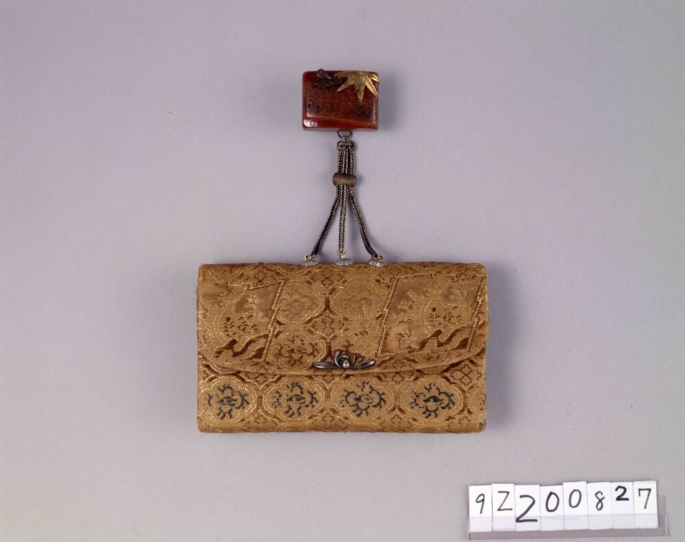 作品画像:金襴#文一つ提げたばこ入れ