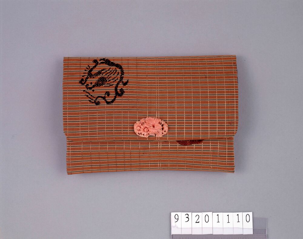 作品画像:格子織紙入