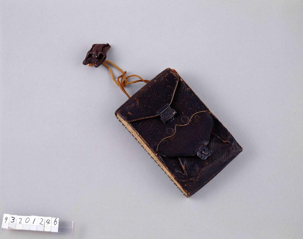 作品画像:黒革大提物