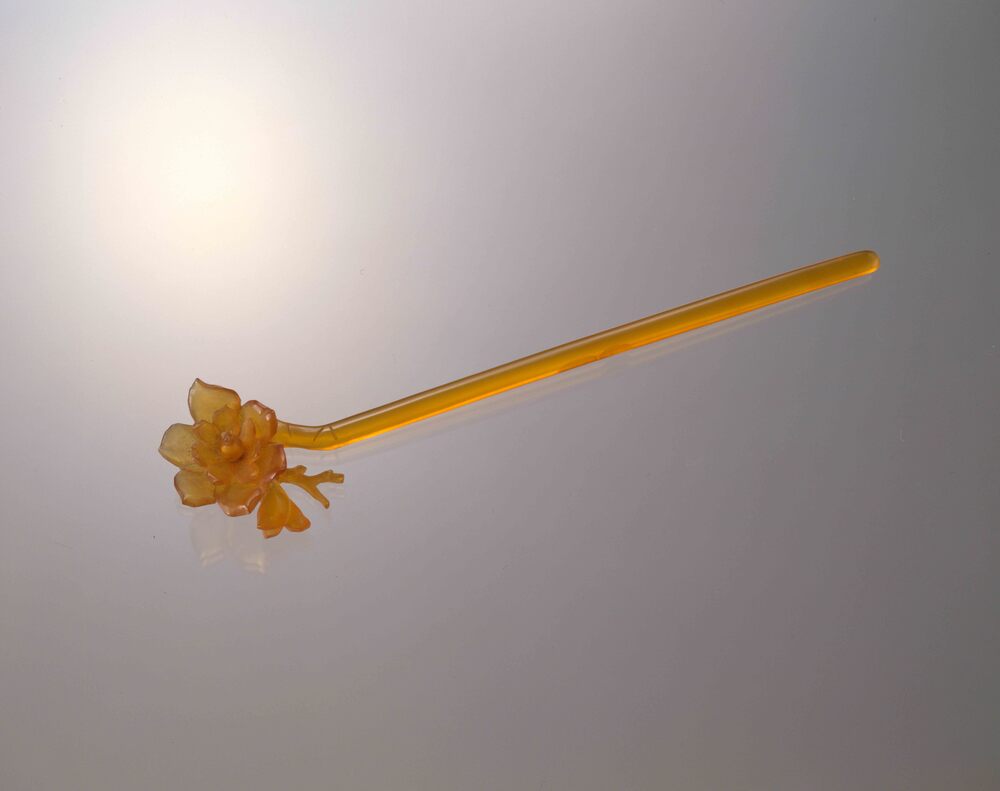 作品画像:鼈甲椿枝花簪