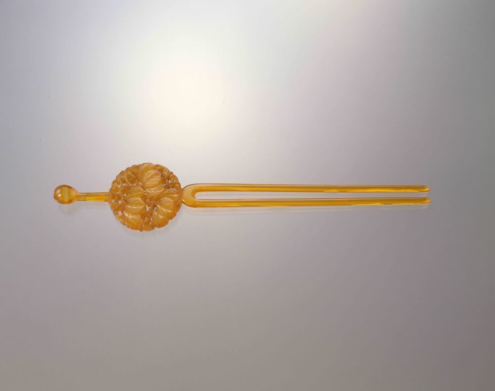 作品画像:鼈甲桐透彫平打簪
