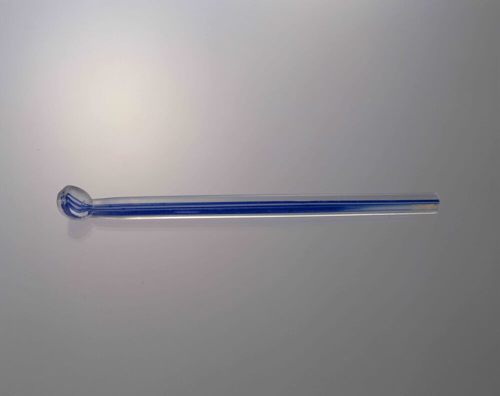 作品画像:青線模様入ガラス製笄