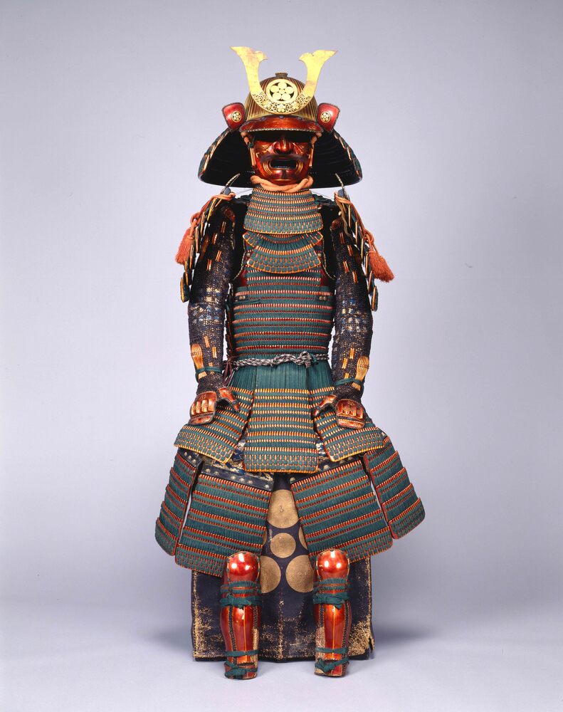 作品画像:白檀塗本小札青糸威童具足(付属品共)