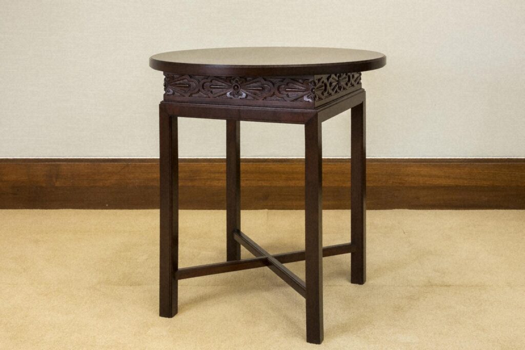 作品画像：丸卓子（喫煙室）