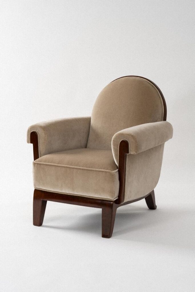 作品画像：安楽椅子（大客室）