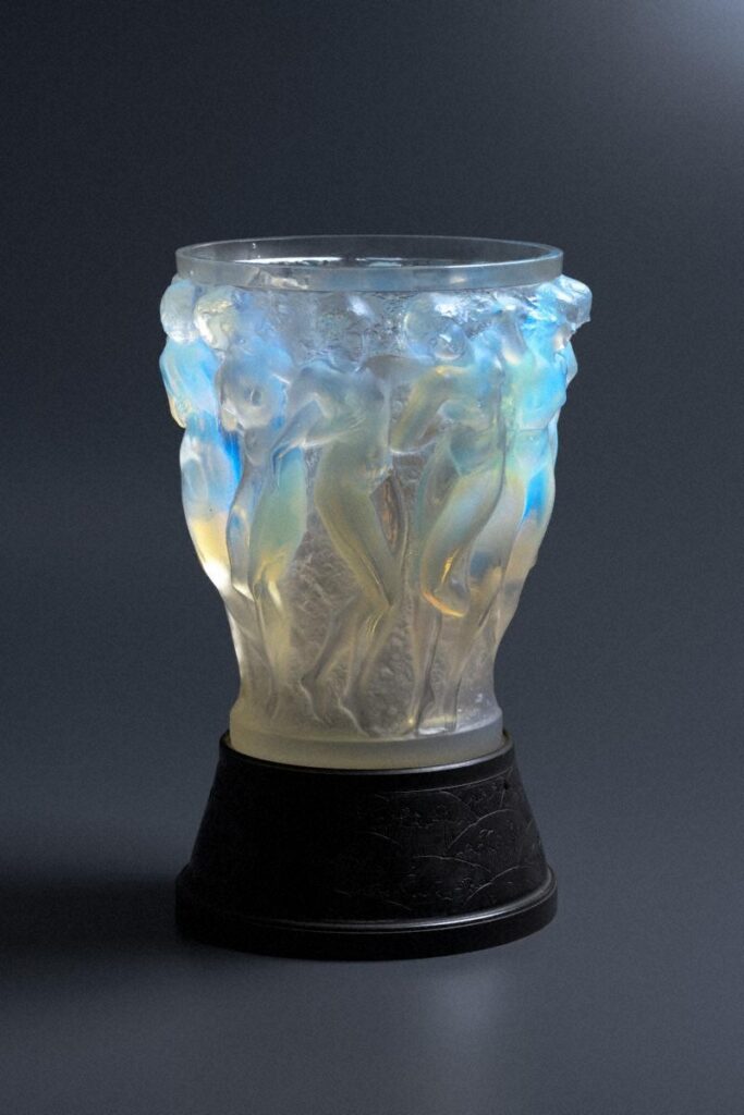 作品画像：花瓶《バッカスの巫女》