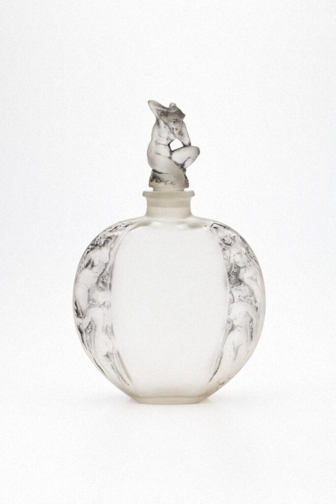 作品画像：花瓶《シレーヌ、小像のある栓》