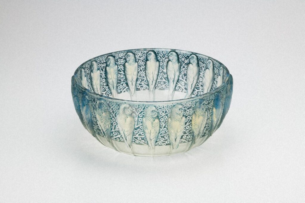 作品画像：鉢《インコ》