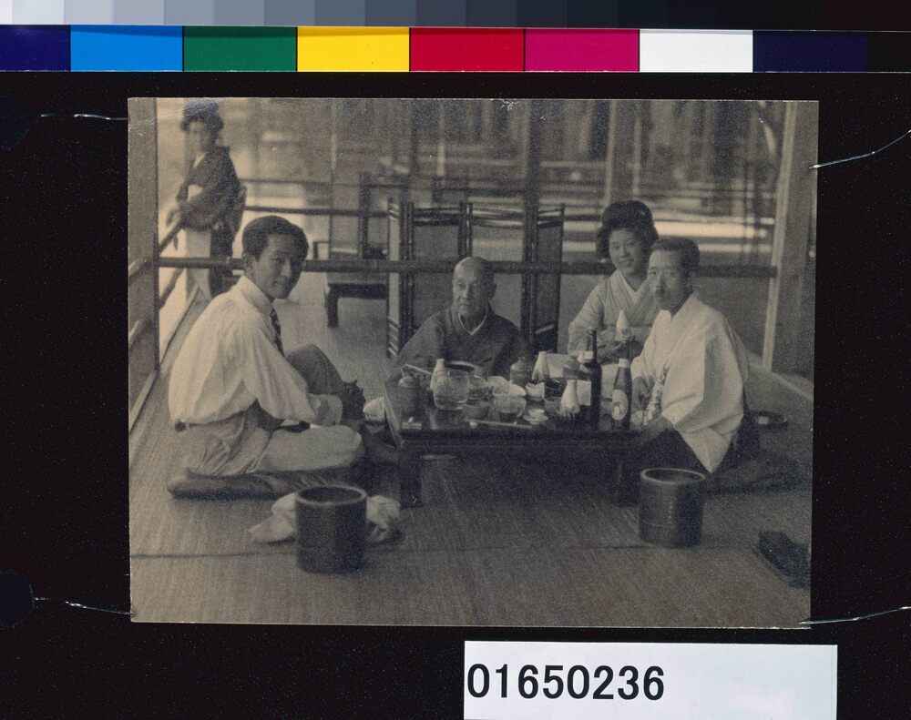 作品画像：川村清雄父子と吉益耳童（京都新三浦にて）