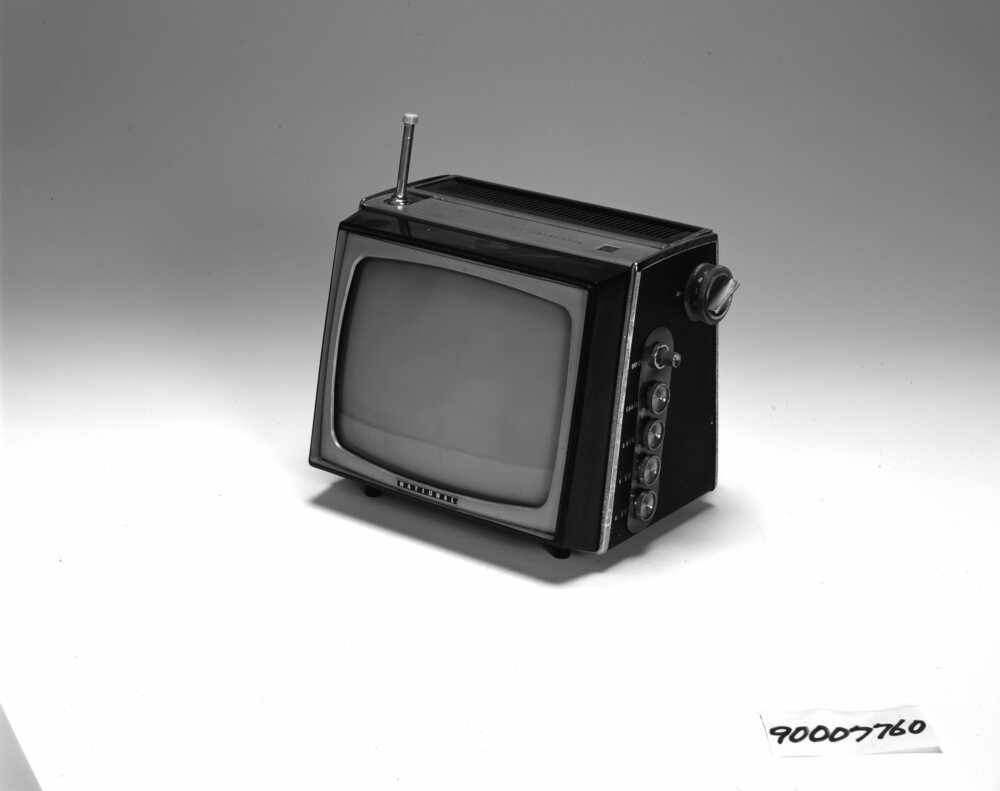 作品画像：トランジスタテレビ