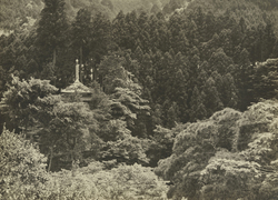 作品画像：塔のある風景