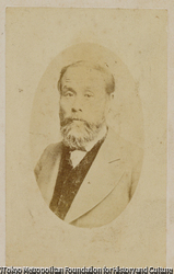 （伊藤博文像）