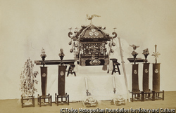 作品画像：神輿と祭礼用具