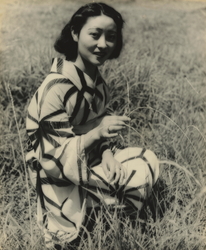 作品画像：(着物の女性)