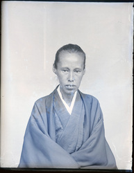 作品画像：小島呉一郎の妻「とを」肖像写真