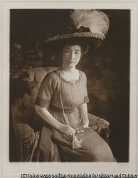 作品画像：女性像