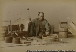 作品画像：（桶屋の男性）