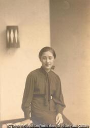 (女性像)