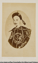 （支那男性像）