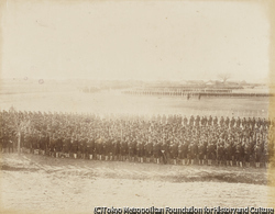 作品画像：軍旗授與紀念会當日金州ノ東方除家山ニ於ル歩兵第三聯隊分列式ノ圖