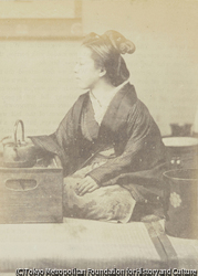茶屋の女中