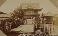 （太鼓橋と山門）