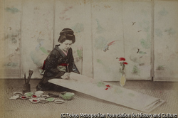 作品画像：（絵付けをする女性）