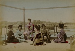 作品画像：（川岸に集まる女性）