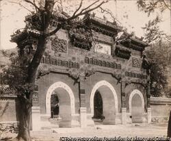 作品画像：臥仏寺牌楼