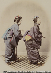 作品画像：（踊る二人の女性）