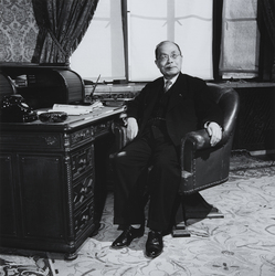 作品画像：幣原喜重郎