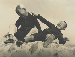 作品画像：(子供二人)