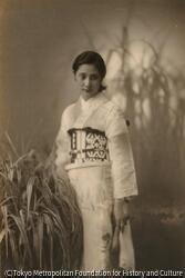 作品画像：(和服の女性像)