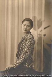 (女性像)
