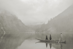 作品画像：湖の上で