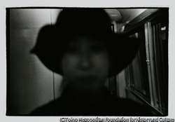 作品画像：On a Faked Honeymoon