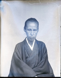 作品画像：小島呉一郎の妻「とを」肖像写真